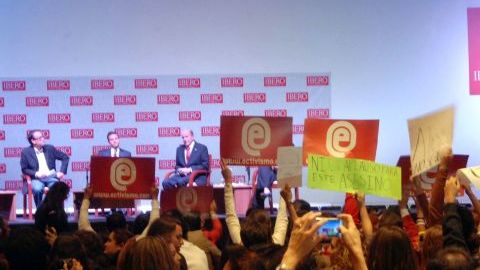 El ambiente estaba caldeado hoy durante la visita de Enrique Peña Nieto a la Ibero.