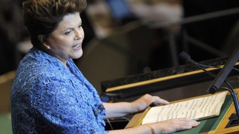 Rousseff aprovechó el día de la madre brasileño para anunciar su nuevo plan.