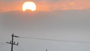 Triste amanecer en México. Autoridades cerraron el paso mientras recogen los cuerpos y buscan pistas que conduzcan al hallazgo de los culpables.