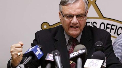 Joe Arpaio responde de manera desafiante a la demanda que entabló en  contra suya el Departamento de Justicia.