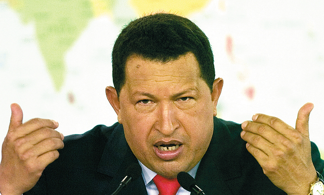 El presidente de Venezuela, Hugo Chávez, dirigiéndose a los medios de comunicación.
