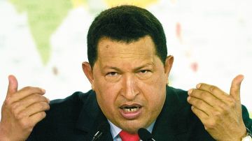 El presidente de Venezuela, Hugo Chávez, dirigiéndose a los medios de comunicación.