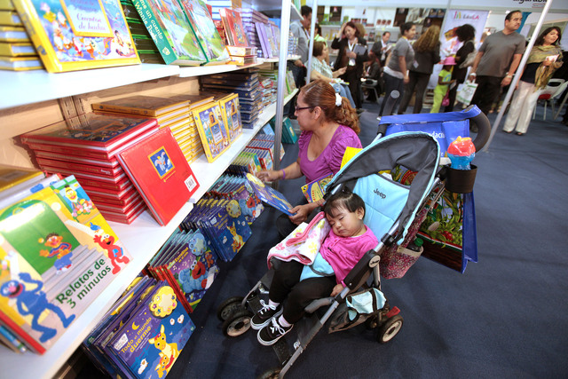 Una de las secciones más concurridas fue la de los libros para niños para quienes había numerosas opciones.
