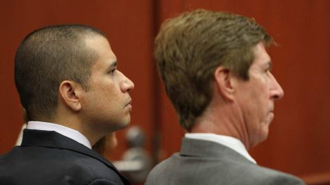 George Zimmerman (izq) y su abogado Mark O'Mara.