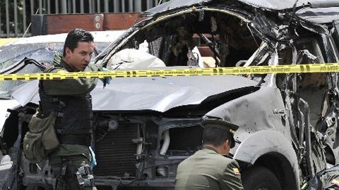 El ataque perpetrado contra el ex ministro de Interior Fernando Londoño, dejó cinco muertos y 38 heridos.