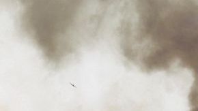 El fuego en  Crown King comenzó en terreno privado el domingo y creció unas 4.5 millas cuadradas, destruyó dos edificios y un ‘trailer’.