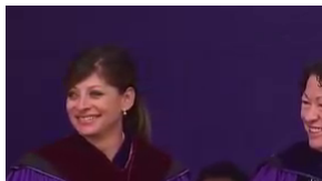 Durante la ceremonia de graduación del NYU, Sonia Sotomayor recibió el título de Doctora en Leyes Honoris.