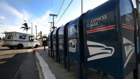 Las autoridades señalan que el correo pasa por una revisión de sustancias tóxicas antes de ser distribuido, pero piden al público que tome precauciones en caso de que abra una carta que contenga alguna sustancia en polvo, ya que podría ser algún tipo de veneno.