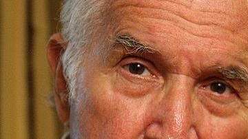 Carlos Fuentes.