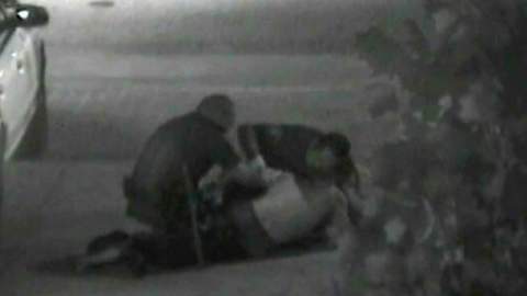 Video de la golpiza  que le propinaron agentes de la policía al desamparado Kelly Thomas, las que ,alegadamente, lo llevaron a la muerte.
