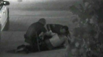 Video de la golpiza  que le propinaron agentes de la policía al desamparado Kelly Thomas, las que ,alegadamente, lo llevaron a la muerte.
