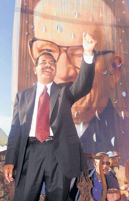 Miles de pesos se están apostando a quién será el triunfador de los comicios a celebrarse este domingo con un 4% de electores indecisos. En la foto, Danilo Medina.