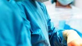 Los médicos aseguran que los dolores son muy fuertes y en muchos casos tienen que remover tejido muerto.