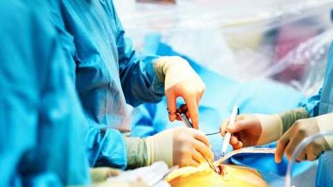 Los médicos aseguran que los dolores son muy fuertes y en muchos casos tienen que remover tejido muerto.