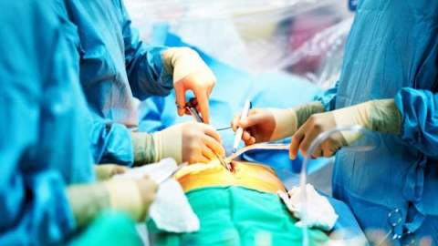 Los médicos aseguran que los dolores son muy fuertes y en muchos casos tienen que remover tejido muerto.