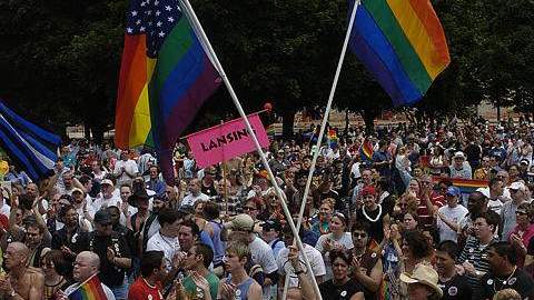 En un posicionamiento técnico dado a conocer en ocasión del Día Internacional contra la Homofobia, la OPS denunció además que prácticas de esta naturaleza "carecen de justificación médica".