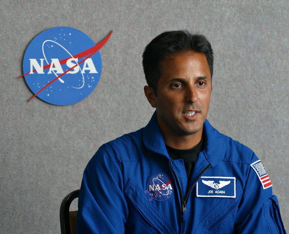El astronauta de padres puertorriqueños Joseph Acabá.