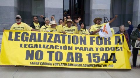 La propuesta ha levantado polémica y causado grandes diferencias de opinión entre grupos que abogan por los inmigrantes.