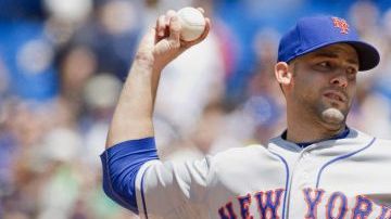 Dillon Gee ganó por primera vez en cuatro aperturas.