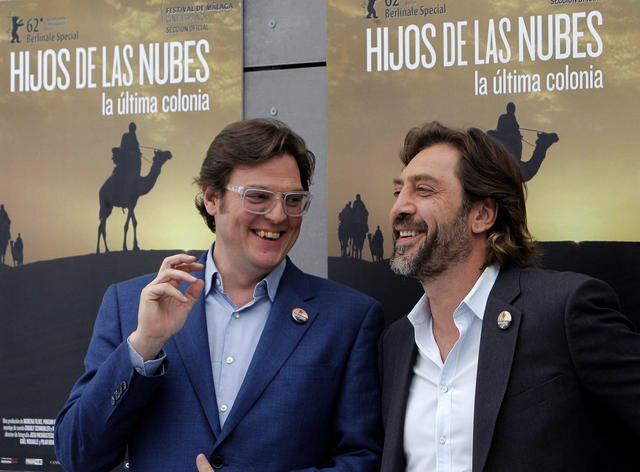 Javier Bardem (der.) junto al director Alvaro Longoria, en una entrevista reciente en España.