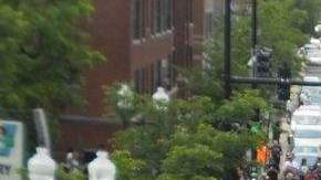 Unas 4,000 personas abarrotaron las afueras del domicilio del Alcalde de Chicago.