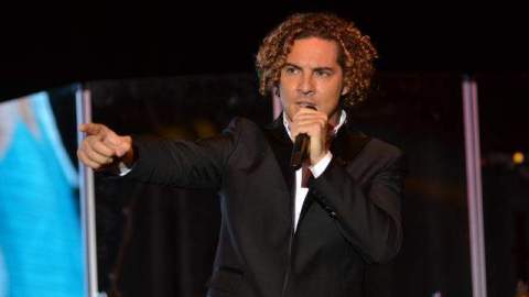 David Bisbal durante su actuación del sábado noche en Miami, en la gala benéfica.