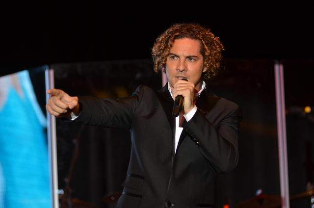 David Bisbal durante su actuación del sábado noche en Miami, en la gala benéfica.