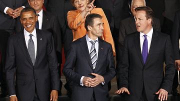 El presidente Barack Obama junto a otros líderes mundiales pertenecientes a la OTAN.