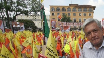 El candidato presidencial por la coalición Movimiento Progresista, Andrés Manuel López Obrador, realizó un mitin en la capital mexicana.