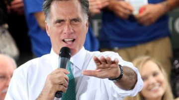 El candidato presidencial republicano y exgobernador de Massachusetts, Mitt Romney, habla en Jacksonville, Florida.