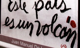 Imagen de Juan Manuel de la Rosa en apoyo a AMLO durante el fraude electoral de 2006 en Ciudad de México.