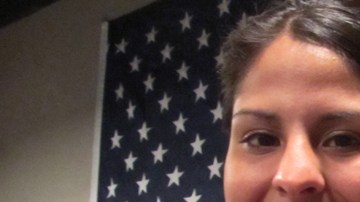 Marlen Esparza con el sello olímpico del equipo de Estados Unidos.