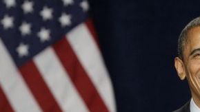 Barack Obama habla a sus partidarios en Fox Theater, en Redwood City, California.,