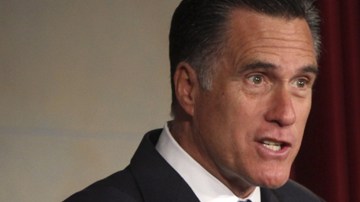 El candidato republicano Mitt Romney habló ante líderes latinos en Washington DC.