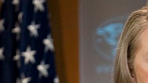 Hillary Clinton, titular de la cancillería estadounidense, en conferencia de prensa.