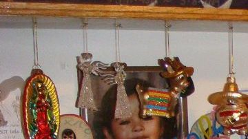 La militar estadounidense se convirtió en la tercera mujer con raíces mexicanas en morir en el frente de batalla en Irak y la primera mujer de El Paso que falleció en una misión de guerra. En la foto, María Isela Rubalcava, madre de la joven.