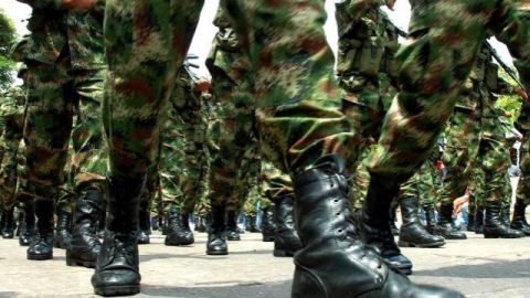 Seis militares fueron condenados a penas de entre 30 y 50 años de prisión por el asesinato de un hombre con discapacidad mental.