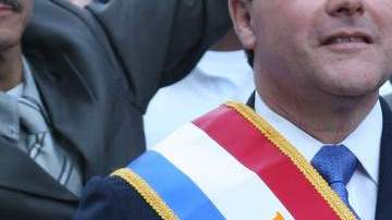 El alcalde de West New York, Dr. Félix Roque, en esta foto de archivo durante el Desfile Cubano de 2009, fue arrestado ayer por piratear una página de Internet.
