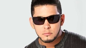 El reguetonero RKM (izquierda), del dúo RKM & Ken-Y, declaró que a Cotto le gusta el alcohol.