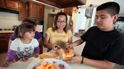 Dora Elizarraraz eliminó en su familia los alimentos con fructosa procesada, para evitar la diabetes y el sobrepeso.