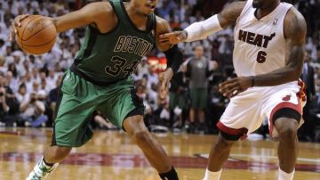 Vencen en tiempo extra 115-111 a los Celtics de Boston.
