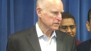 Los alumnos fueron recibidos en la capital del estado por el gobernador Jerry Brown y el senador Gil Cedillo, entre otros.