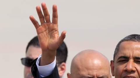 La campaña de reelección del presidente Barack Obama intenta asegurar un mayor respaldo de electores hispanos hablándoles en castellano.