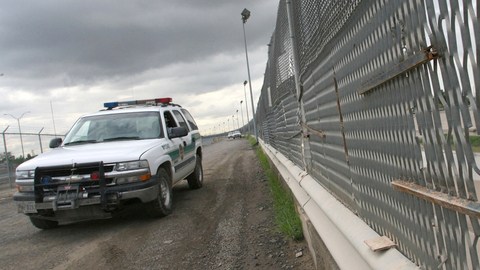 Entre las iniciativas que se discuten se encuentra resguardar, aún más, la frontera con México.