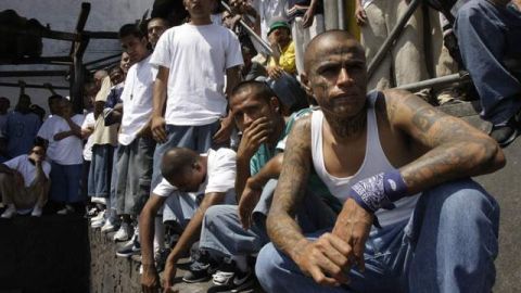 Las pandillas que antes eran rivales, han unido sus esfuerzos para mantener el proceso de pacificación de El Salvador.