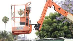 Funcionarios de Los Ángeles acudieron ayer a la ceremonia de inauguración del plan para expandir la línea del metro.