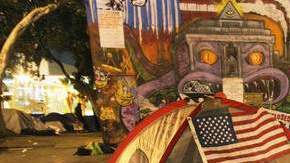 Durante dos meses el movimiento Occupy LA mantuvo un campamento en los jardines de la alcaldía.