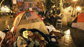 Durante dos meses el movimiento Occupy LA mantuvo un campamento en los jardines de la alcaldía.