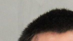 "Cuando era trasladado a la estación policial, Brandon comenzó a golpear su cabeza varias veces contra el vidrio del vehículo mientras gritaba 'me los voy a comer'", según el reporte de la policía de North Miami Bech, en el sur del estado de Florida (EE.UU.).