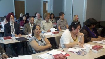 En el taller de capacitación se vio a maestros  latinos, anglosajones, asiáticos, hindús y afroamericanos.